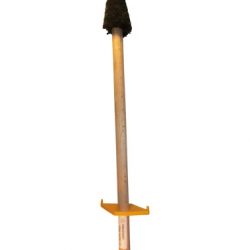 IndustrialHD IHDB-13 Cepillo para Aplicación Pesada con Recorte Cónico de 2" al Frente y 3" al Trasero con Protector, Mango Largo de 28"